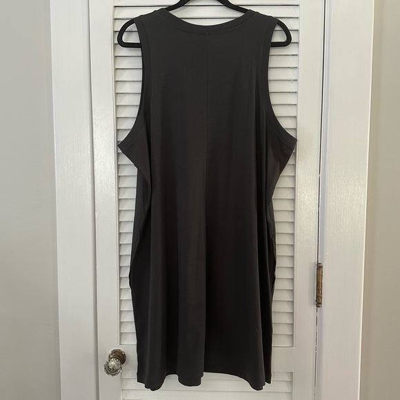 Old Navy Sleeveless Dress - Picture 3 of 4